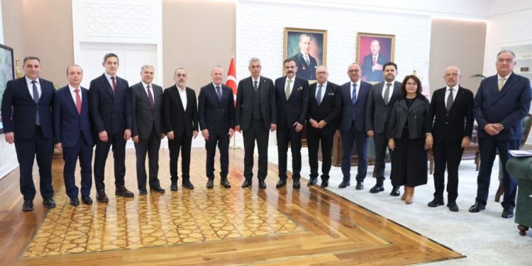 Özel Hastaneler sorunlarını Bakan Memişoğlu’na anlattı