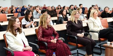 ANTALYA’DA “BESLENME VE RADYOTERAPİ” HASTA OKULU YOĞUN İLGİ GÖRDÜ