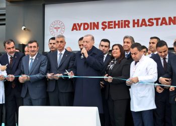1.300 yatak kapasiteli Aydın Şehir Hastanesi hizmete açıldı