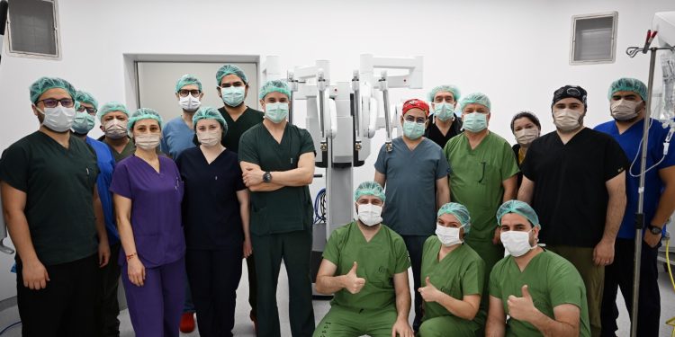 Manisa Celal Bayar Üniversitesi Hafsa Sultan Hastanesi’nde Da Vinci X Robotik Cerrahi Sistemi hizmete alındı