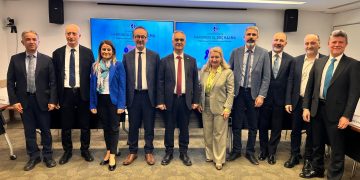 KOLOREKTAL KANSER SIKLIĞI GENÇLERDE HIZLA ARTIYOR!