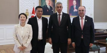 Snibe Diagnostic’den Bakan Memişoğlu’na ziyaret