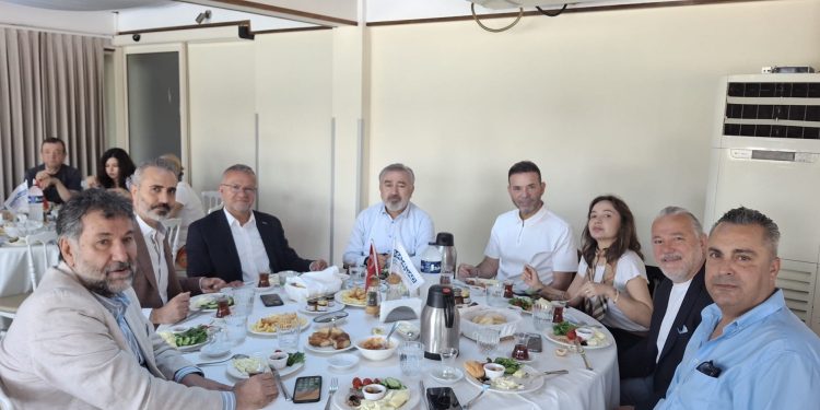 MASSİAD ÜYELERİ GELENEKSEL KAHVALTIDA BULUŞTU